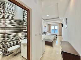 Beachfront Hotel Palma Jaz