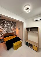 CYRUS HOTEL-HOUSE