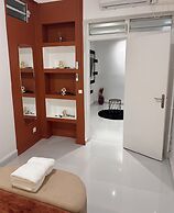 CYRUS HOTEL-HOUSE