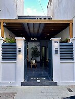 CYRUS HOTEL-HOUSE