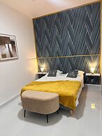 CYRUS HOTEL-HOUSE