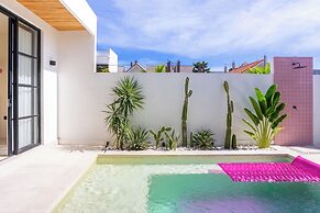 Stylish Private Pool Villa in Pererenan