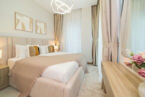 Designer 1BR Apt Fully Equipped