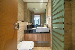 Minimalist Luxe Studio in the City
