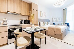 Minimalist Luxe Studio in the City