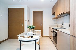 Minimalist Luxe Studio in the City