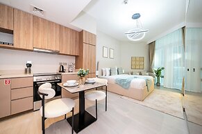 Minimalist Luxe Studio in the City
