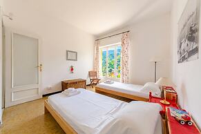 Monterosso Apartments