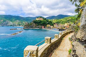 Monterosso Apartments