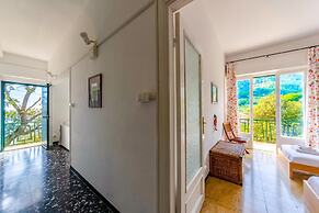 Monterosso Apartments