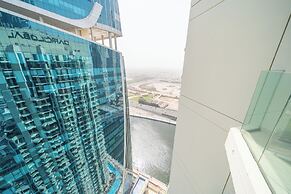 Stunning 2BR Apt – High-Floor with Breathtaking Views