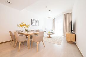 Stunning 2BR Apt – High-Floor with Breathtaking Views