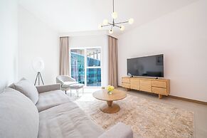 Stunning 2BR Apt – High-Floor with Breathtaking Views