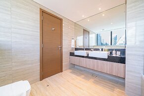 Stunning 2BR Apt – High-Floor with Breathtaking Views