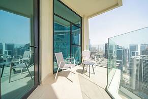 Stunning 2BR Apt – High-Floor with Breathtaking Views