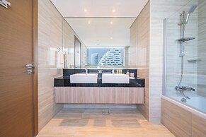 Stunning 2BR Apt – High-Floor with Breathtaking Views