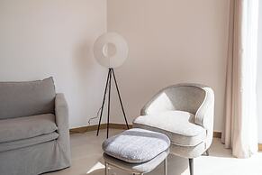 Stunning 2BR Apt – High-Floor with Breathtaking Views