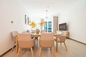 Stunning 2BR Apt – High-Floor with Breathtaking Views