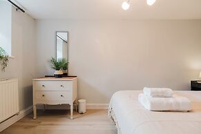 Mulberry Cottage 5BD in Wiltshire