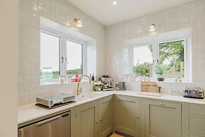 Mulberry Cottage 5BD in Wiltshire