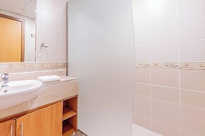 Prime 1BR Global Lake View Mins Metro