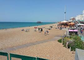 Apartment in Brighton Near the Beach