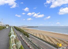 Apartment in Brighton Near the Beach