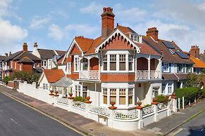 Apartment in Brighton Near the Beach