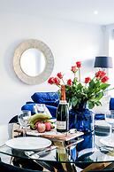 Luxurious 2 Bedroom Apartment - Free Parking