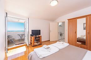 Apartment Blue Horizon