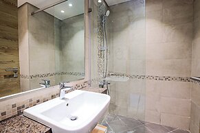 Spacious 2BR Apt Maids Elegance
