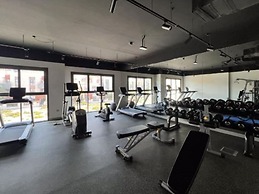 Spacious 2BR Apt Maids Elegance
