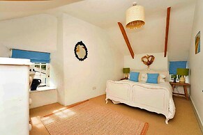 Cottage in Cornwall Near Porthcothan Bay