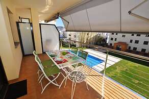Apartment in Roses With Balcony, Pool-view