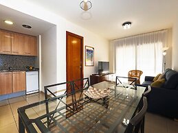 Apartment in Roses With Balcony, Pool-view