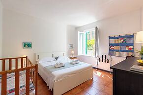Vernazza Apartments