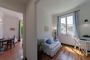 Vernazza Apartments