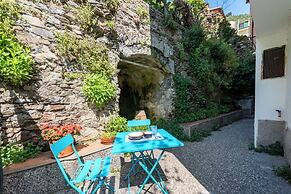 Vernazza Apartments