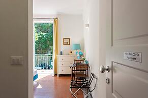 Vernazza Apartments