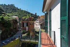 Vernazza Apartments