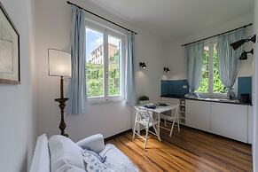 Vernazza Apartments