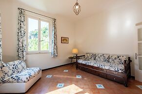 Vernazza Apartments