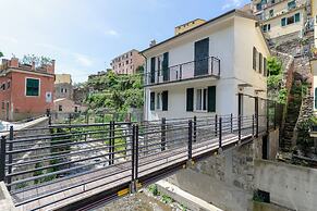 Vernazza Apartments