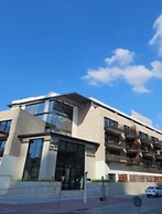 Modern 1BR Living in Oakley Square