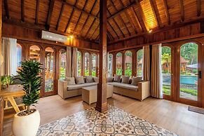 Dani Beach Villa Penuktukan