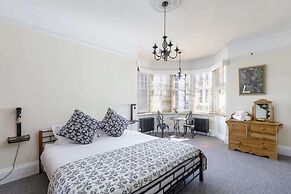 Apartment in Brighton Near Brighton Beach