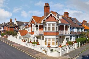 Apartment in Brighton Near Brighton Beach