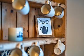 Cottage in Cornwall by Helford River & Hot Tub