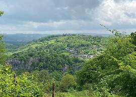 Apartment in Matlock Near Peak District Trails