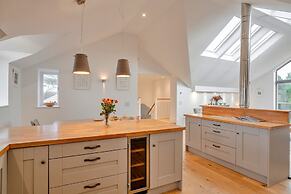 Cottage in Cornwall With Sea Views & BBQ